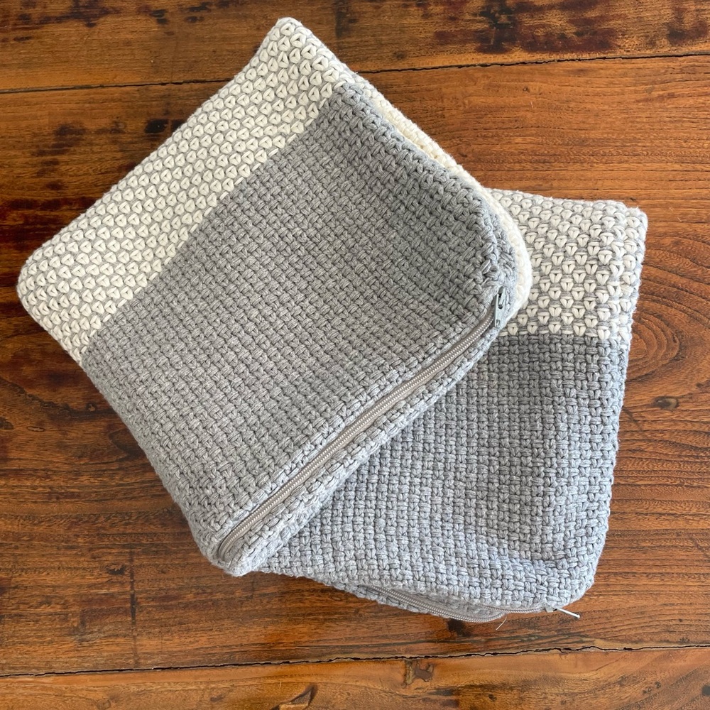 Set 2‎ pillowcases.